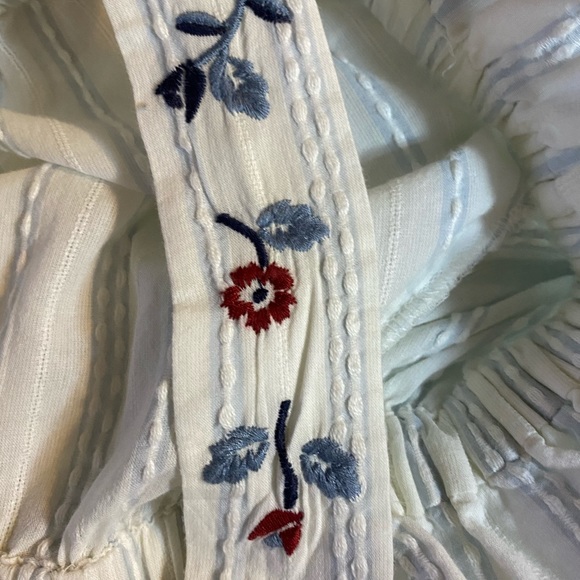 Vince Camuto Cute Off Shoulder top💐💐 - Picture 3 of 7